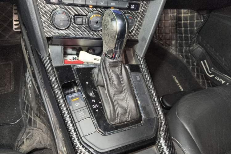 Used Volkswagen Lamando 2015 280TSI DSG Comfort Edition Gear Lever