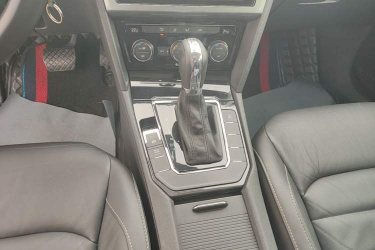 Used Volkswagen Lamando 2015 280TSI DSG Comfort Edition Gear Lever