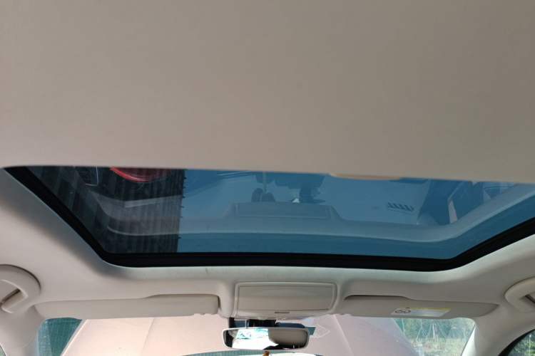 Used Volkswagen Lamando 2015 330TSI DSG Luxury Edition Headliner