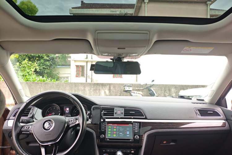 Used Volkswagen Lamando 2015 280TSI DSG Luxury Edition Headliner