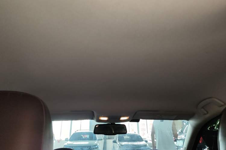 Used Volkswagen Lamando 2015 230TSI DSG Fashion Edition Headliner
