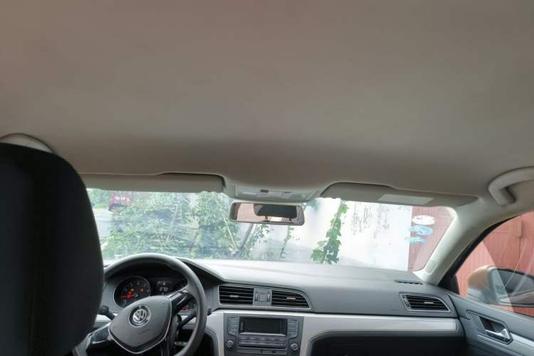 Used Volkswagen Lamando 2015 230TSI Manual Trend Edition Headliner