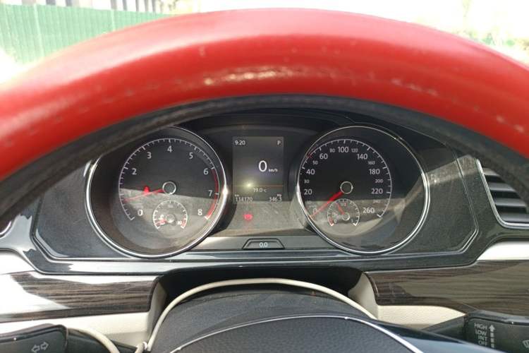 Used Volkswagen Lamando 2015 330TSI DSG Luxury Edition Instrument Cluster
