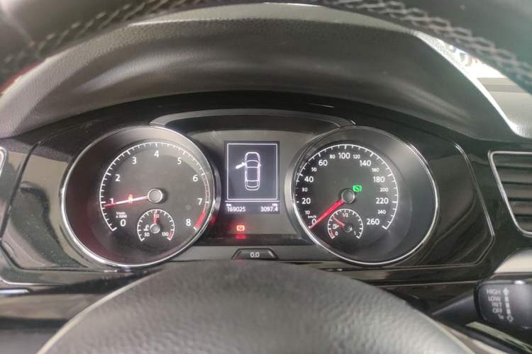 Used Volkswagen Lamando 2015 330TSI DSG Comfort Edition Instrument Cluster