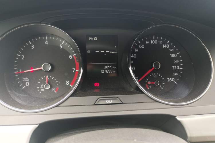 Used Volkswagen Lamando 2015 230TSI Manual Trend Edition Instrument Cluster