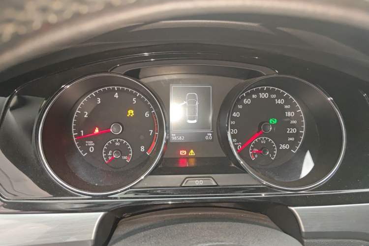 Used Volkswagen Lamando 2015 280TSI DSG Comfort Edition Instrument Cluster
