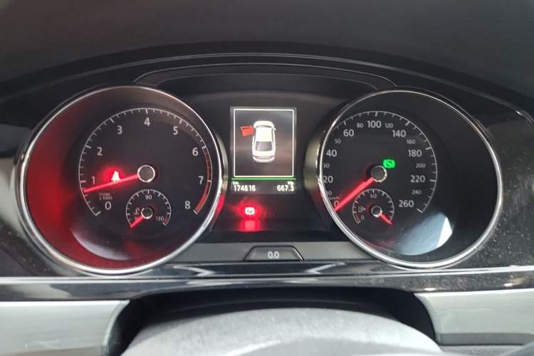 Used Volkswagen Lamando 2015 280TSI DSG Luxury Edition Instrument Cluster