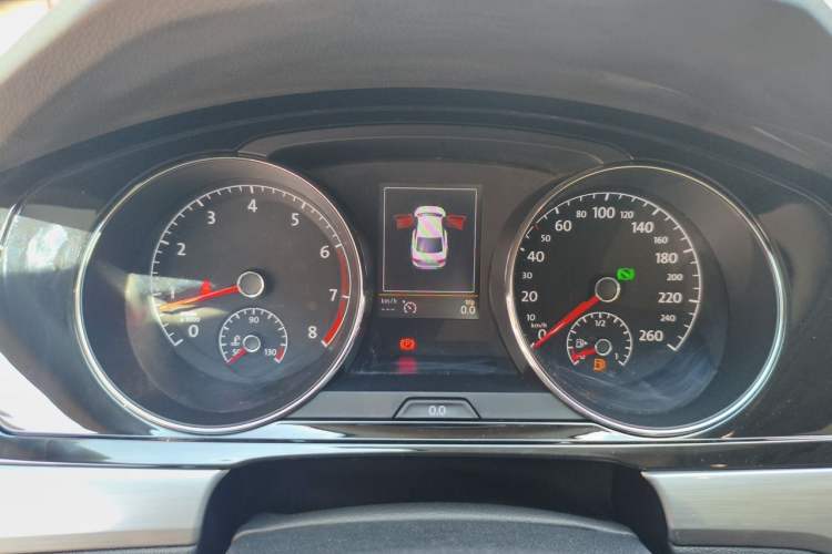 Used Volkswagen Lamando 2015 280TSI DSG Luxury Edition Instrument Cluster