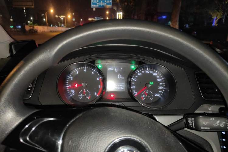 Used Volkswagen Lamando 2015 230TSI DSG Fashion Edition Instrument Cluster