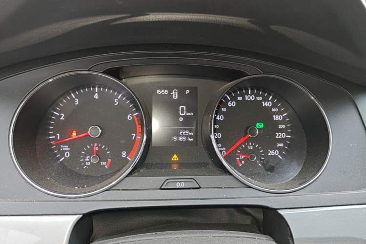 Used Volkswagen Lamando 2015 230TSI DSG Fashion Edition Instrument Cluster