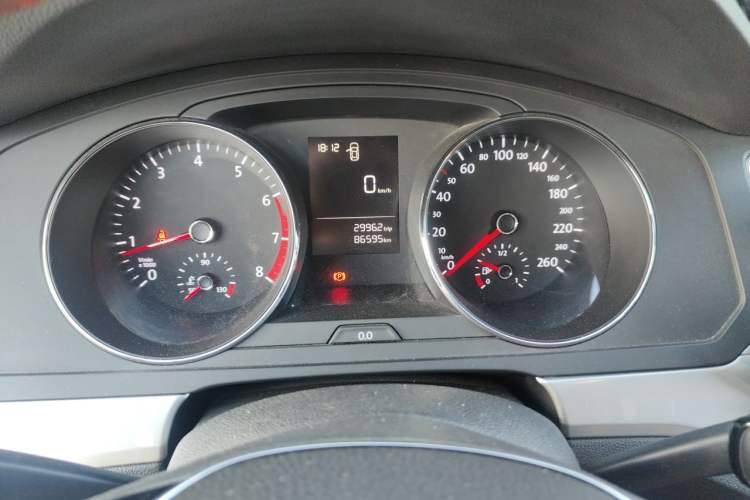 Used Volkswagen Lamando 2015 230TSI Manual Trend Edition Instrument Cluster