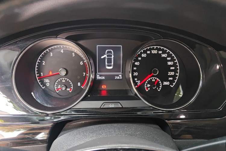Used Volkswagen Lamando 2015 330TSI DSG Comfort Edition Instrument Cluster