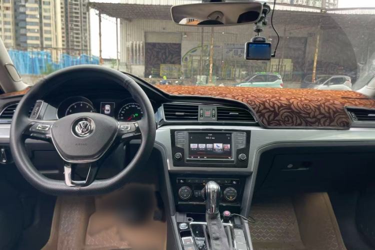 Used Volkswagen Lamando 2015 280TSI DSG Luxury Edition Interior 1