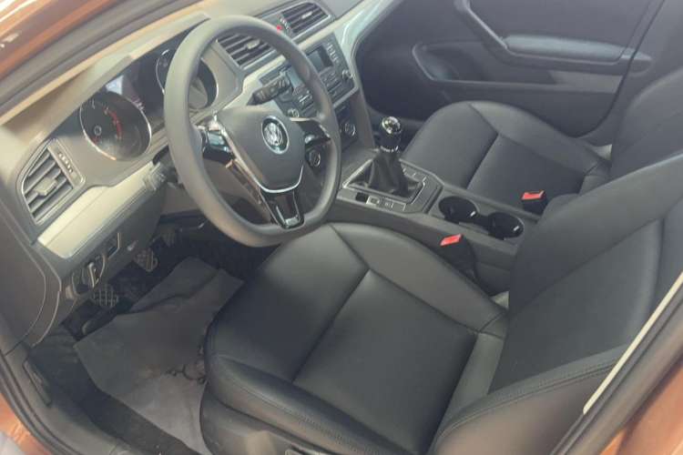 Used Volkswagen Lamando 2015 230TSI Manual Trend Edition Interior 1