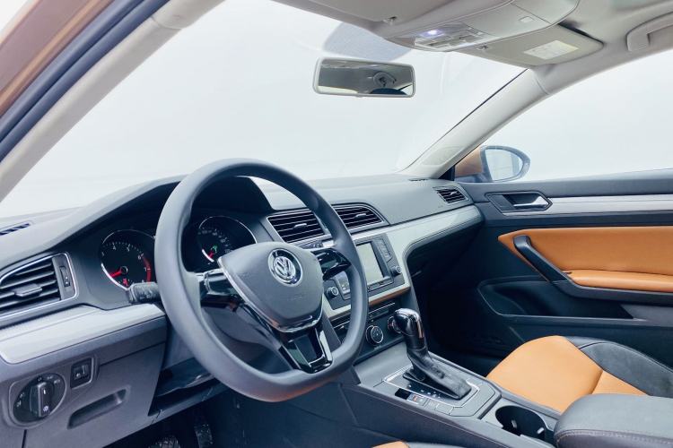 Used Volkswagen Lamando 2015 230TSI DSG Fashion Edition Interior 1