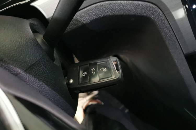 Used Volkswagen Lamando 2015 280TSI DSG Comfort Edition Interior 1