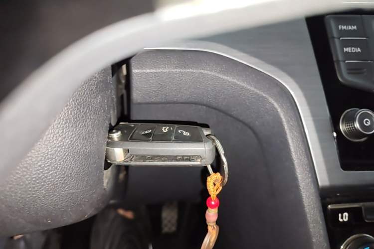 Used Volkswagen Lamando 2015 280TSI Manual Comfort Edition Interior 1