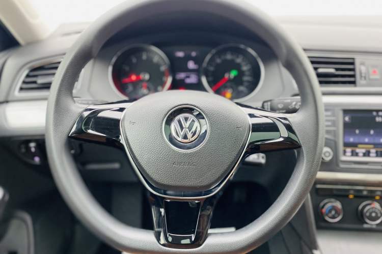 Used Volkswagen Lamando 2015 230TSI DSG Fashion Edition Interior 10