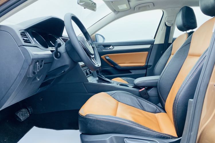 Used Volkswagen Lamando 2015 230TSI DSG Fashion Edition Interior 2