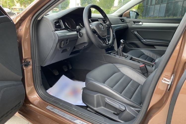 Used Volkswagen Lamando 2015 280TSI Manual Comfort Edition Interior 2