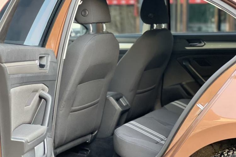 Used Volkswagen Lamando 2015 230TSI DSG Fashion Edition Interior 3