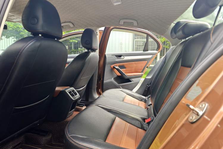 Used Volkswagen Lamando 2015 230TSI DSG Fashion Edition Interior 3