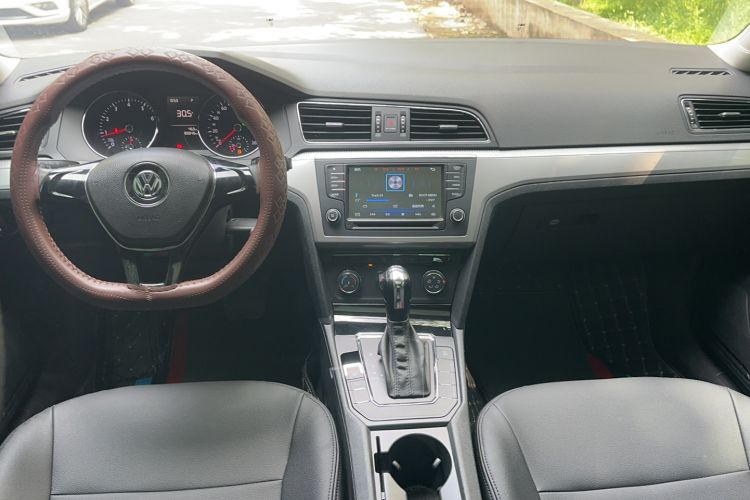 Used Volkswagen Lamando 2015 230TSI DSG Fashion Edition Interior 3