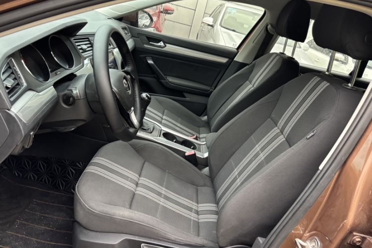 Used Volkswagen Lamando 2015 230TSI Manual Trend Edition Interior 4