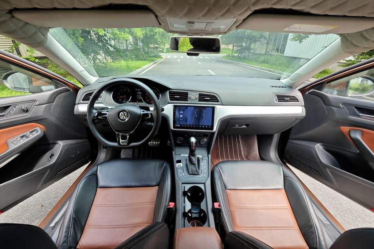 Used Volkswagen Lamando 2015 230TSI DSG Fashion Edition Interior 4