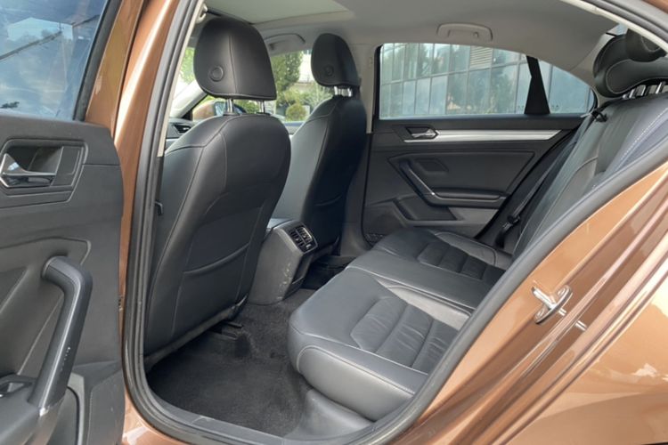 Used Volkswagen Lamando 2015 280TSI Manual Comfort Edition Interior 4