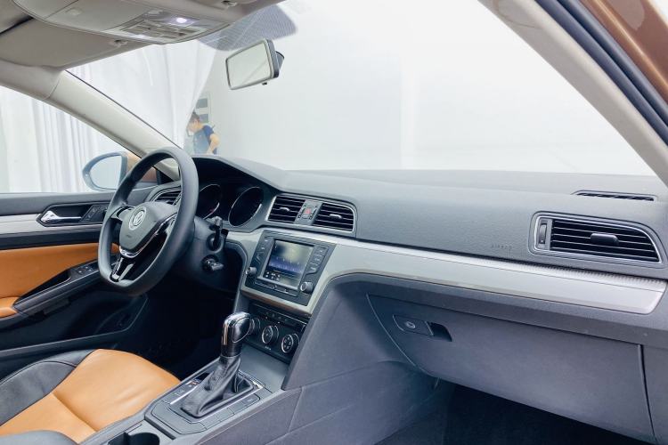 Used Volkswagen Lamando 2015 230TSI DSG Fashion Edition Interior 5