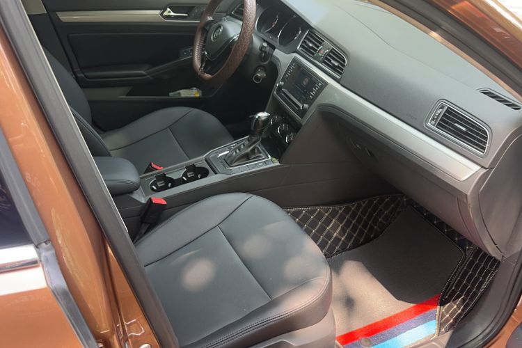 Used Volkswagen Lamando 2015 230TSI DSG Fashion Edition Interior 5