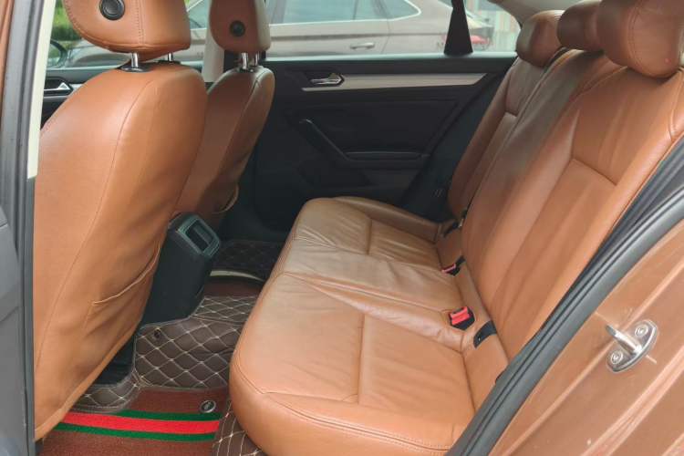 Used Volkswagen Lamando 2015 230TSI DSG Fashion Edition Interior 5
