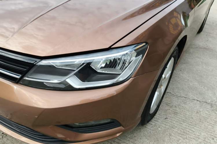 Used Volkswagen Lamando 2015 230TSI DSG Fashion Edition Left Front Headlight