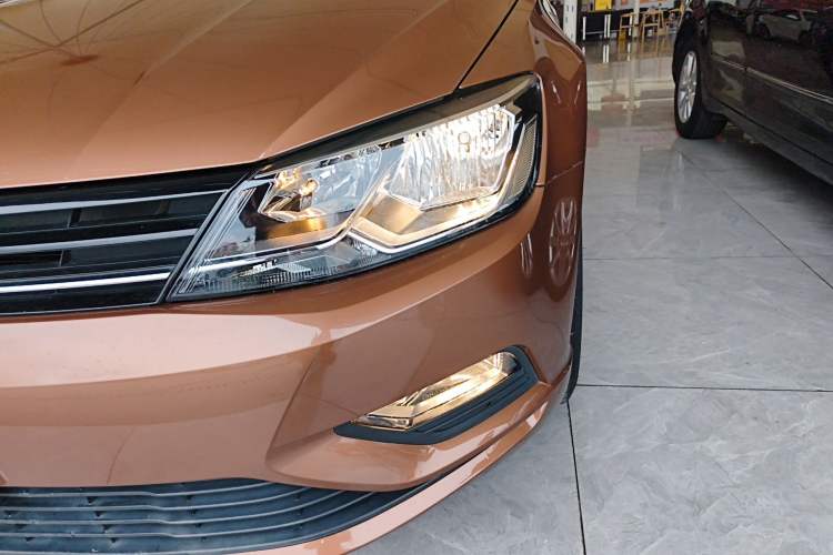 Used Volkswagen Lamando 2015 230TSI DSG Fashion Edition Left Front Headlight
