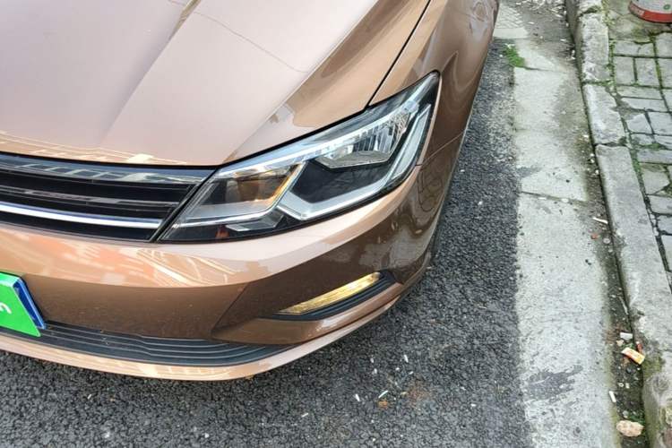 Used Volkswagen Lamando 2015 230TSI DSG Fashion Edition Left Front Headlight