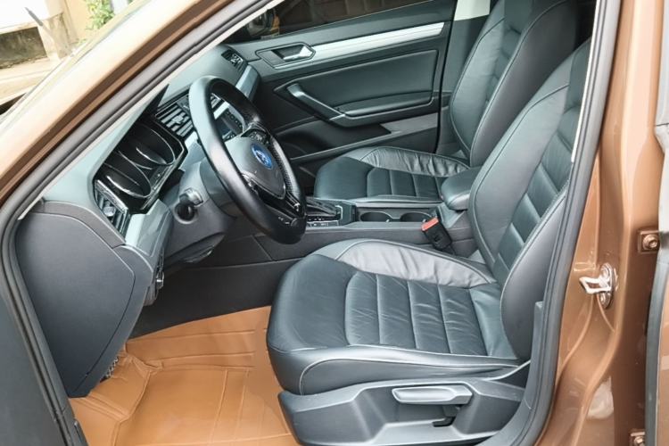 Used Volkswagen Lamando 2015 280TSI DSG Comfort Edition Left Front Seat