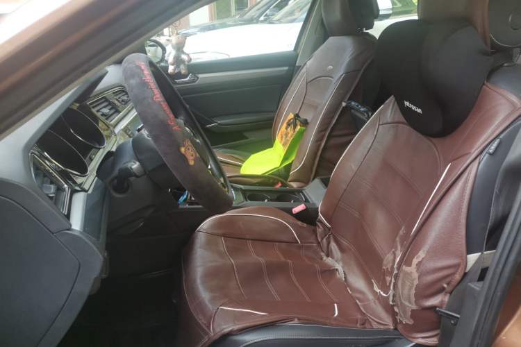 Used Volkswagen Lamando 2015 330TSI DSG Comfort Edition Left Front Seat