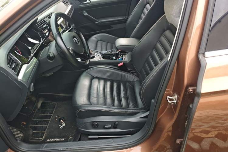 Used Volkswagen Lamando 2015 280TSI DSG Luxury Edition Left Front Seat