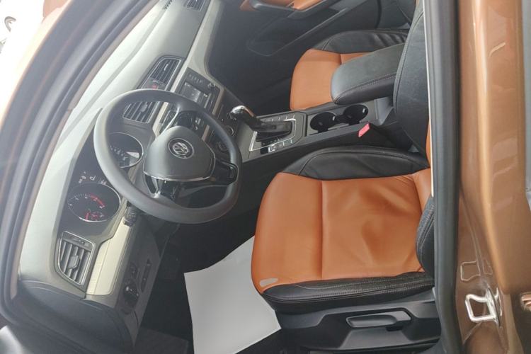 Used Volkswagen Lamando 2015 230TSI DSG Fashion Edition Left Front Seat