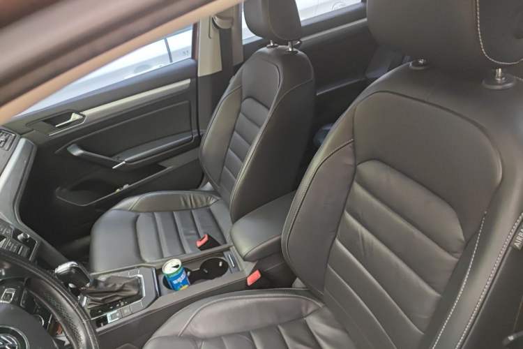 Used Volkswagen Lamando 2015 280TSI DSG Comfort Edition Left Front Seat