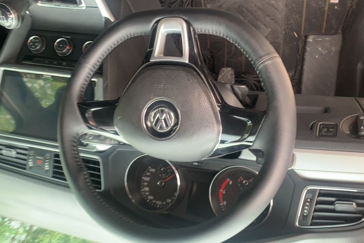 Used Volkswagen Lamando 2015 230TSI Manual Trend Edition Left Front Seat