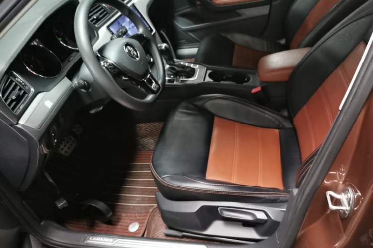 Used Volkswagen Lamando 2015 230TSI DSG Fashion Edition Left Front Seat