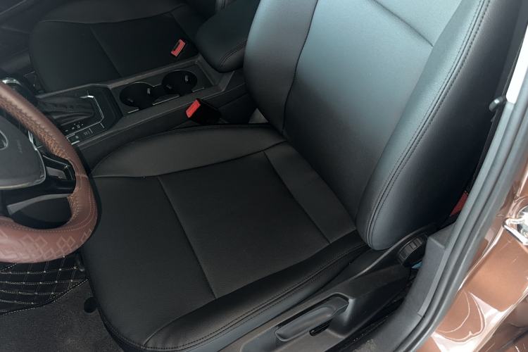 Used Volkswagen Lamando 2015 230TSI DSG Fashion Edition Left Front Seat