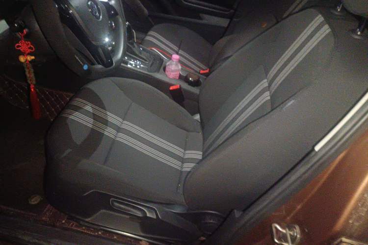 Used Volkswagen Lamando 2015 230TSI DSG Fashion Edition Left Front Seat