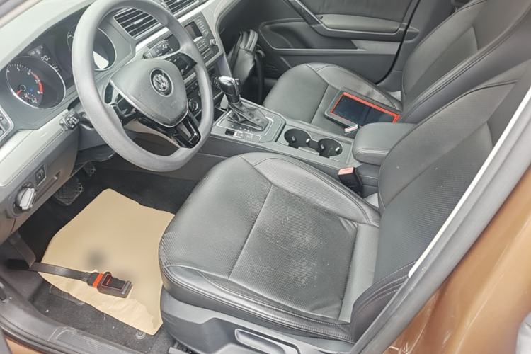 Used Volkswagen Lamando 2015 230TSI DSG Fashion Edition Left Front Seat