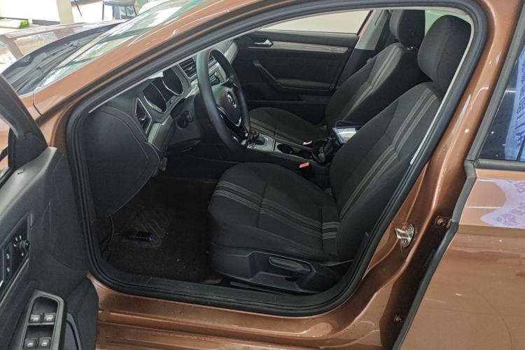 Used Volkswagen Lamando 2015 230TSI DSG Fashion Edition Left Front Seat