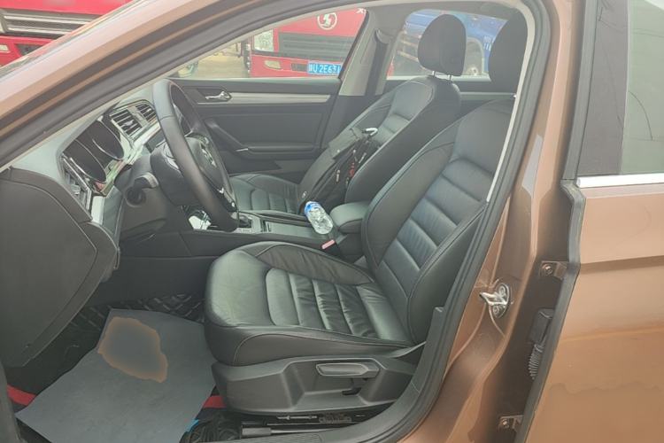 Used Volkswagen Lamando 2015 280TSI DSG Comfort Edition Left Front Seat