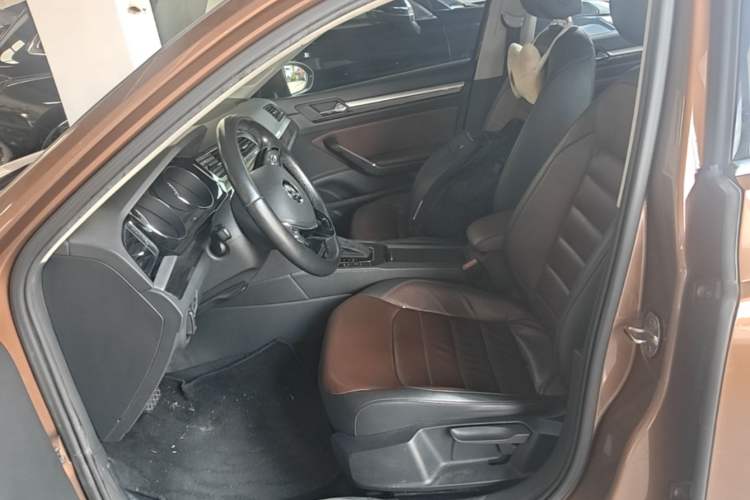 Used Volkswagen Lamando 2015 280TSI DSG Comfort Edition Left Front Seat