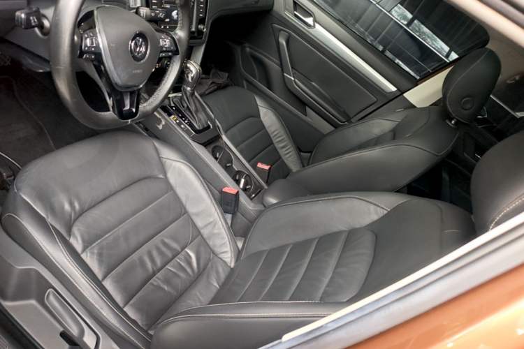 Used Volkswagen Lamando 2015 330TSI DSG Comfort Edition Left Front Seat